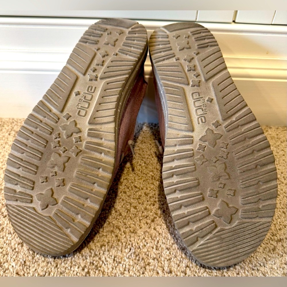 Like New Hey Dude Mauve Wendy Stretch Canvas Shoes w/ Polka-Dot Tan Sole - Picture 12 of 14